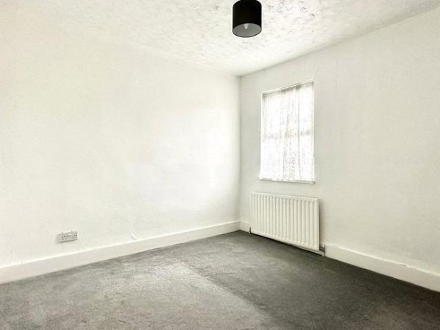 House for rent in Swanscombe and Greenhithe, Monks Orchard