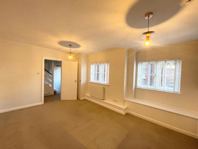 House for rent in Cliff Hill, Green Close