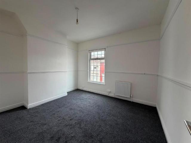 House for rent in Calderstones