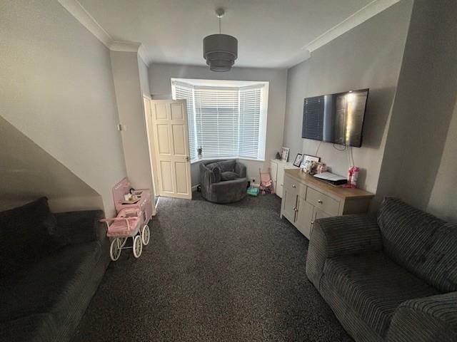 House for rent in Calderstones