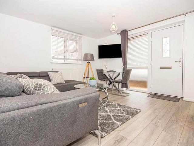 House for rent in Sydenham, Green Close