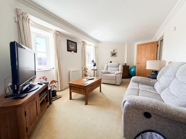 House for rent in Chipstead, Reigate and Banstead