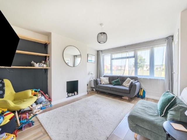 House for rent in Fishersgate, West Sussex