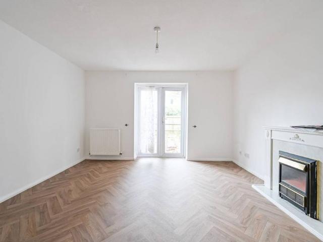 House for rent in Silvertown, Greater London