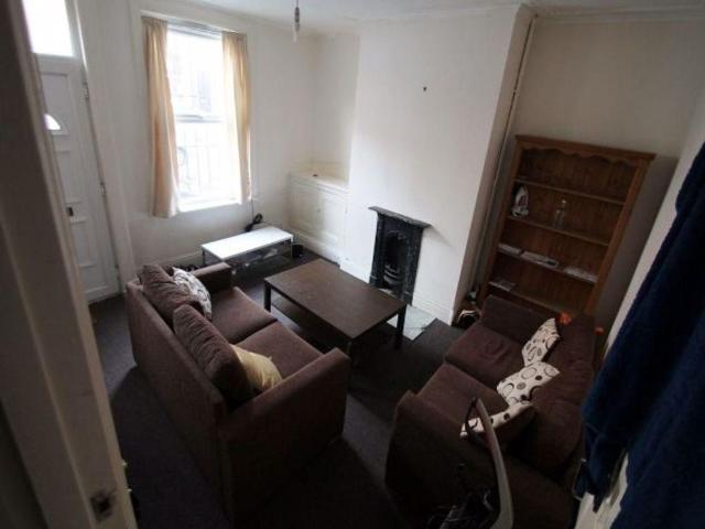 House for rent in Hyde Park, West Yorkshire