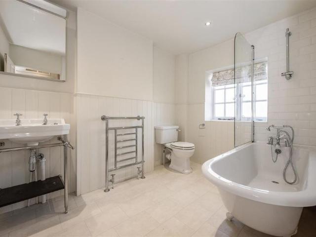 House for rent in Arundel, Clapham