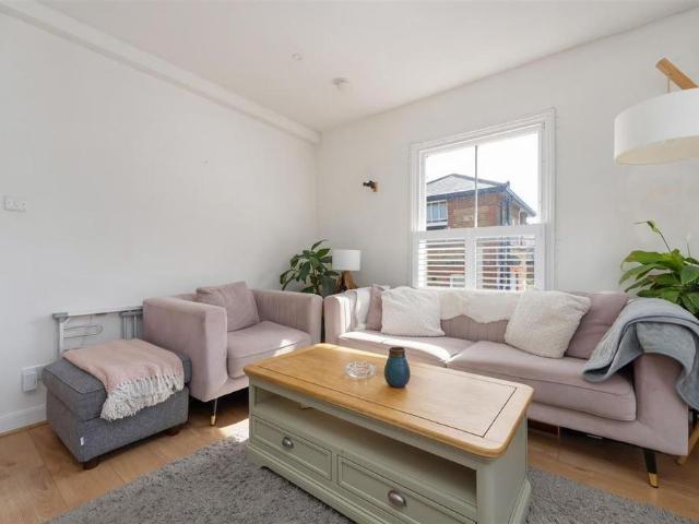 House for rent in Thurston Park, The Bridge