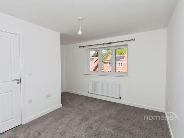 House for rent in Heol-las, Surrey