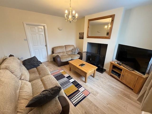 House for rent in Charlesworth, East Midlands