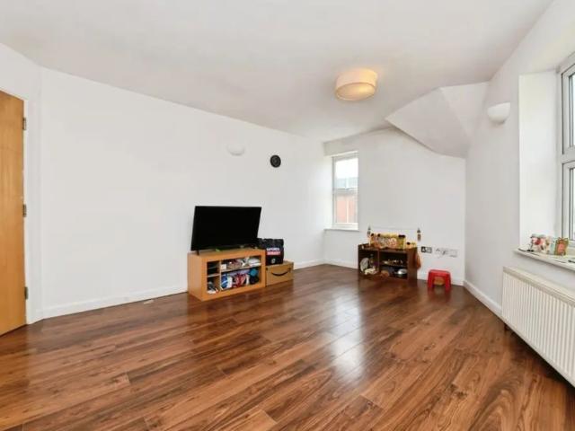House for rent in Navestock Side, Essex