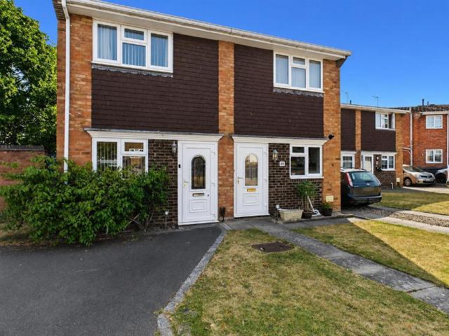 House for rent in Whitnash, Green Close