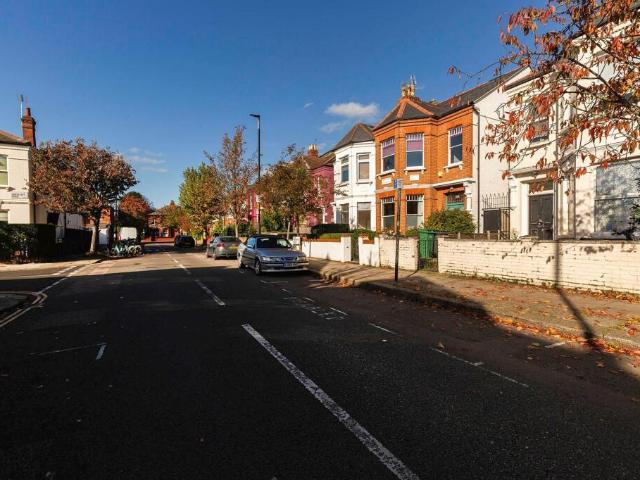 House for rent in Kilburn, Greater London