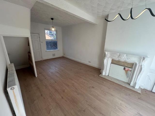 House for rent in Cabbage Hall, Calderstones