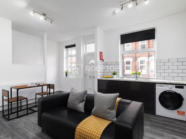 House for rent in Woodhouse Cliff, Leeds