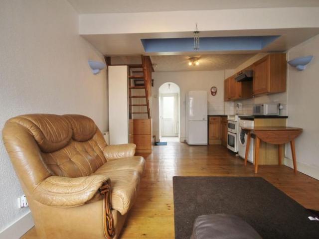 House for rent in London Borough of Hounslow, Greater London
