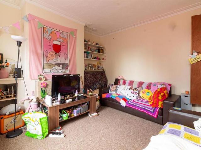 House for rent in Hyde Park, West Yorkshire