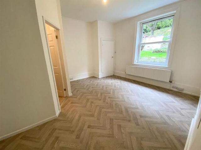 House for rent in Longwood Edge, Kirklees