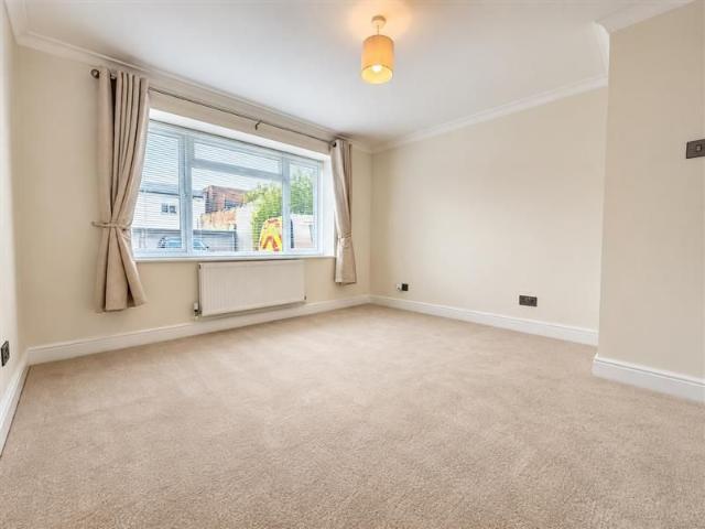 House for rent in Ewens Farm, Cheltenham