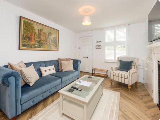 House for rent in The King's Mile, The Bridge