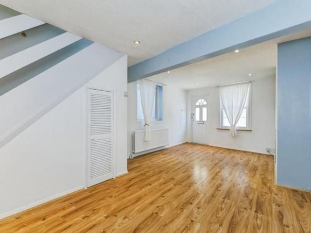 House for rent in Seething Wells, Greater London
