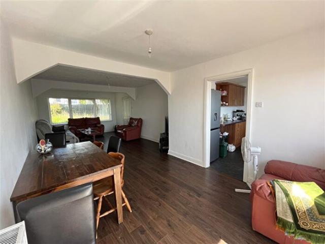 Apartment for rent in Dunvant, Wales