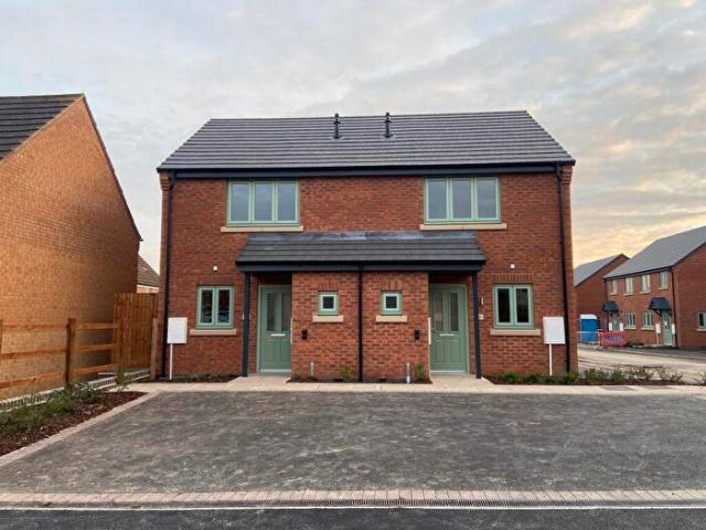 Apartment for rent in Priors Hall Park, Weldon