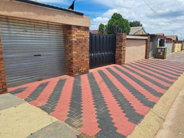 House for rent in Senaoane, Soweto