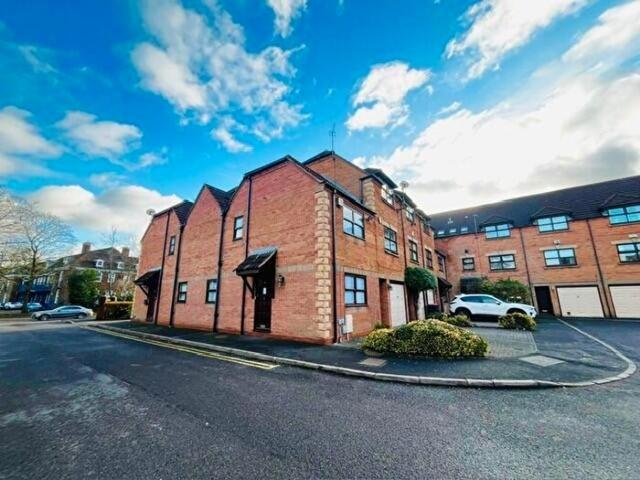 Apartment for rent in Coleshill CP, Gun Hill