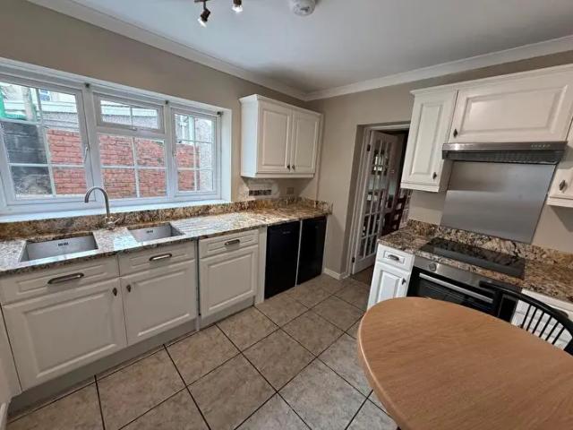 Apartment for rent in Llannon, Upper Tumble