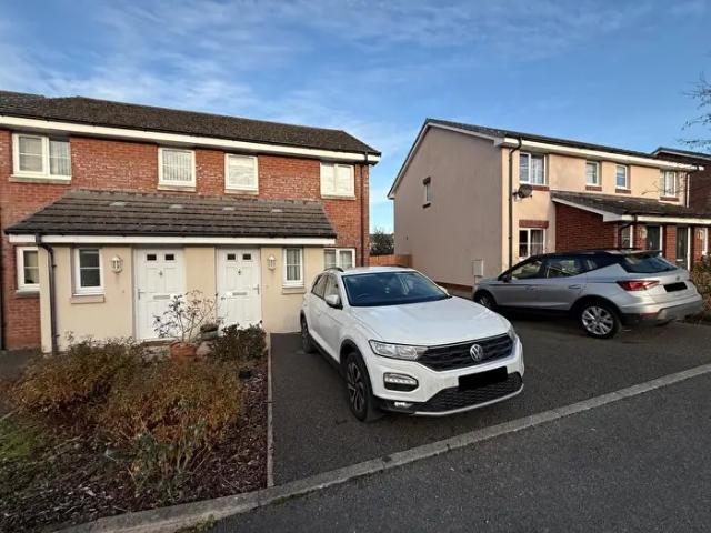 Apartment for rent in Pentre-chwyth, Swansea