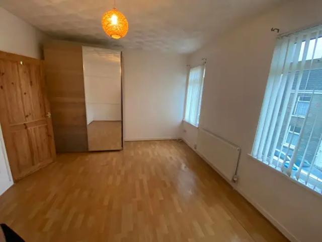 Apartment for rent in Cimla, Neath
