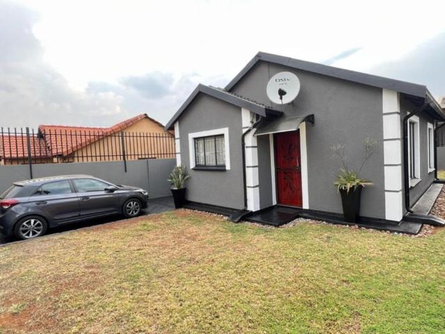 House for rent in Waterkloof, Gauteng