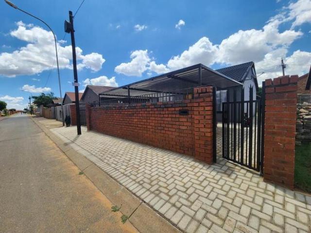 House for rent in Protea Glen, Soweto