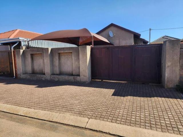 House for rent in Protea Glen, Soweto