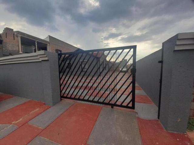 House for rent in Protea Glen, Soweto