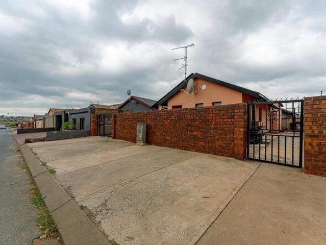 House for rent in Protea Glen, Soweto