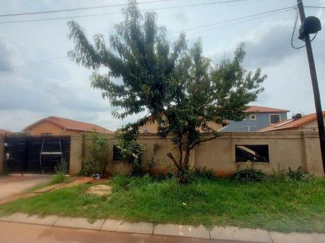 House for rent in Protea Glen, Soweto