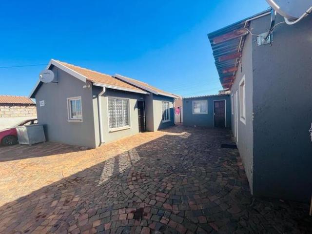House for rent in Protea Glen, Soweto