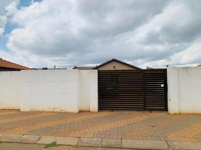 House for rent in Protea Glen, Soweto
