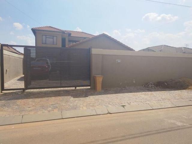 House for rent in Protea Glen, Soweto