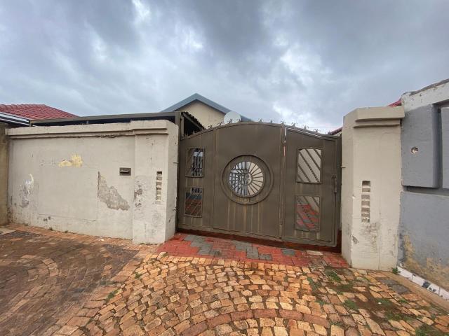 House for rent in Protea Glen, Soweto
