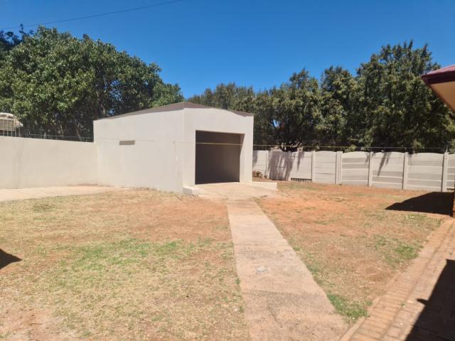 House for rent in Mohlakeng, Gauteng