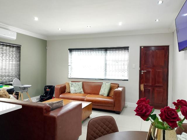 House for rent in Retreat, Western Cape