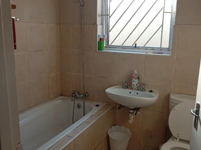 House for rent in Mitchells Plain, Western Cape