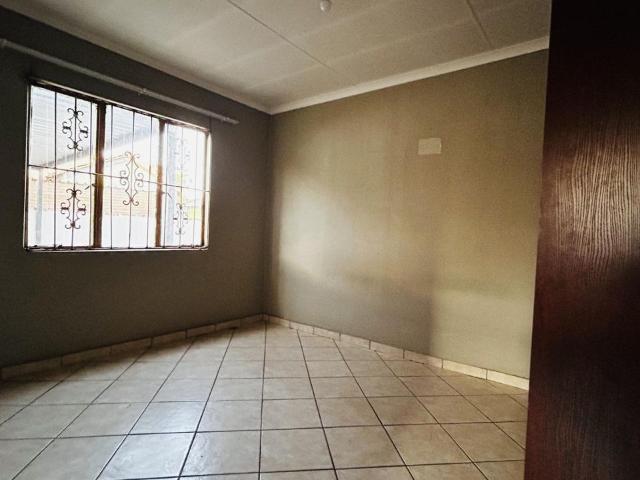 House for rent in Akasia