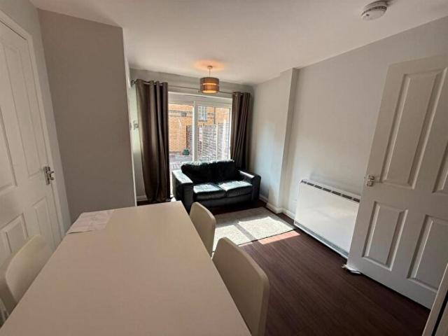 Apartment for rent in St Clement's, The Slade