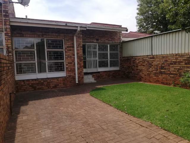 House for sale in Vanderbijlpark, Emfuleni Local Municipality