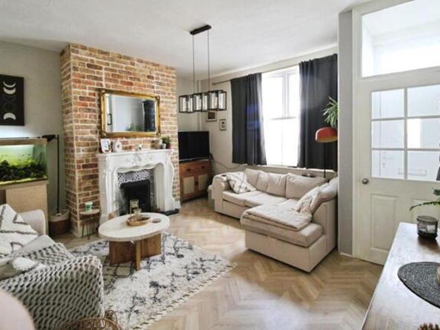 House for sale in Widnes, Cheshire