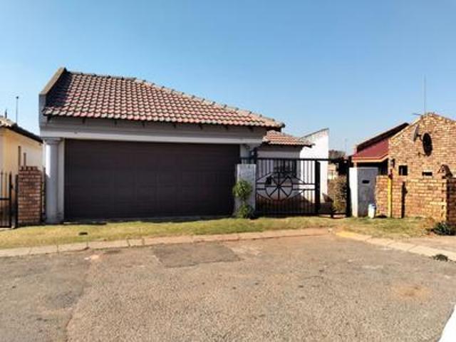 House for sale in Vosloorus