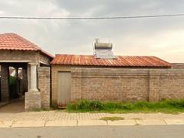 House for sale in Kagiso, Gauteng